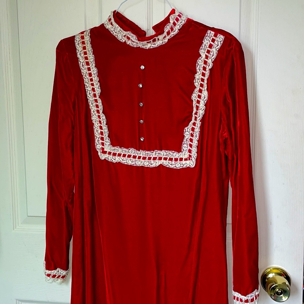 Vintage red velvet dress with lace